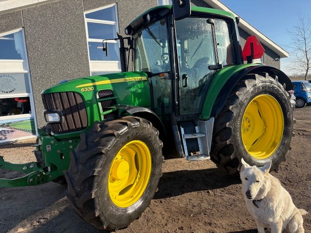 John Deere 6330
