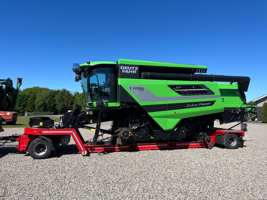 Deutz-Fahr C7206 With 24feed - 7.2m header. New and unused Combine together with 7.2m header - Høstmaskiner - Mejetærskere - 24