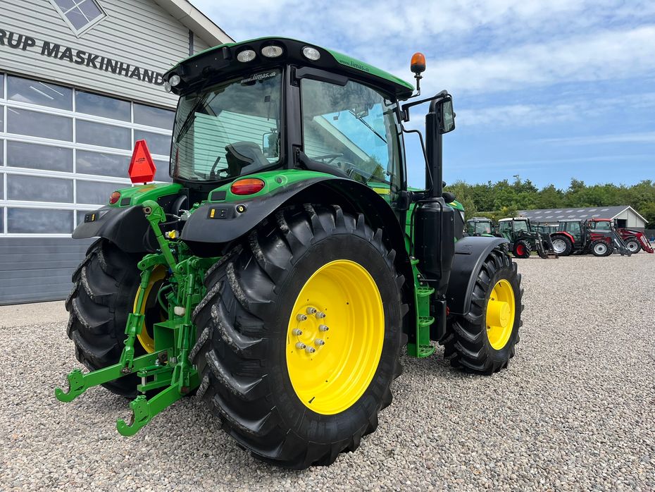 John Deere 6135R Krybegear, frontlift, TLS Affjedret foraksel og affjedret kabine samt luft anlæg - Traktorer - Traktorer 4 wd - 13