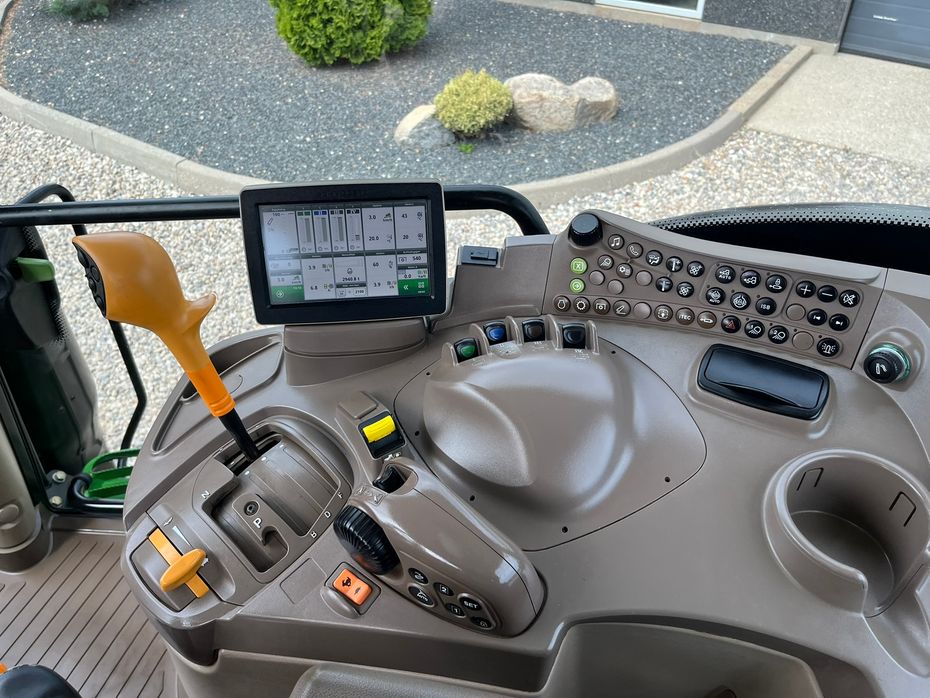 John Deere 6135R Krybegear, frontlift, TLS Affjedret foraksel og affjedret kabine samt luft anlæg - Traktorer - Traktorer 4 wd - 7