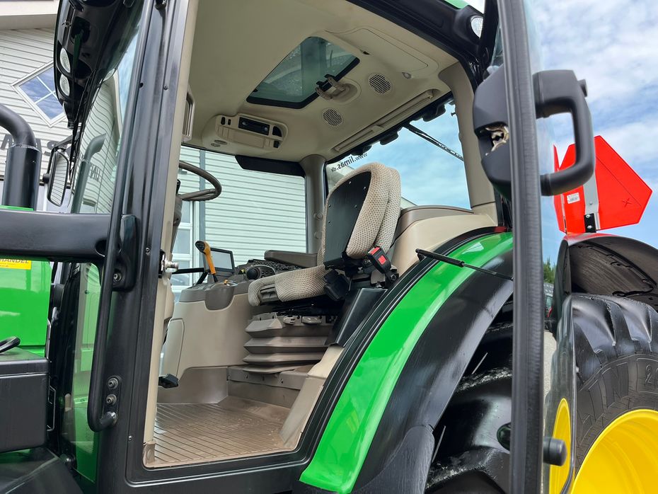 John Deere 6135R Krybegear, frontlift, TLS Affjedret foraksel og affjedret kabine samt luft anlæg - Traktorer - Traktorer 4 wd - 4