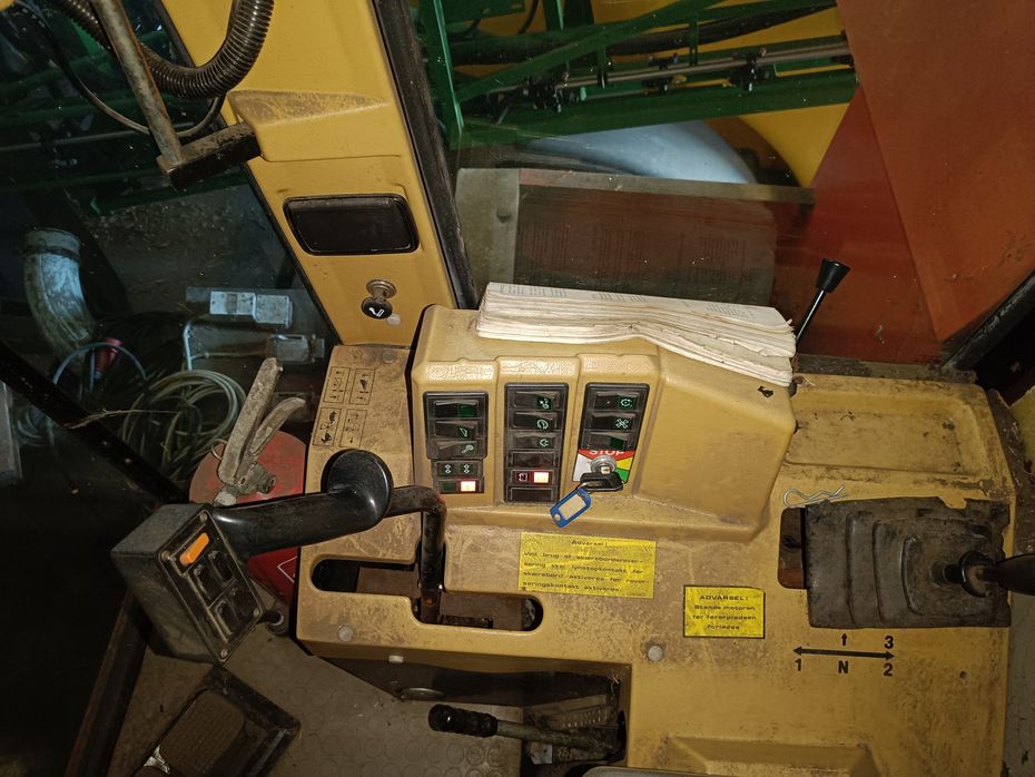 Dronningborg D9000 med 20 fod power flow skærebord - Høstmaskiner - Mejetærskere - 13