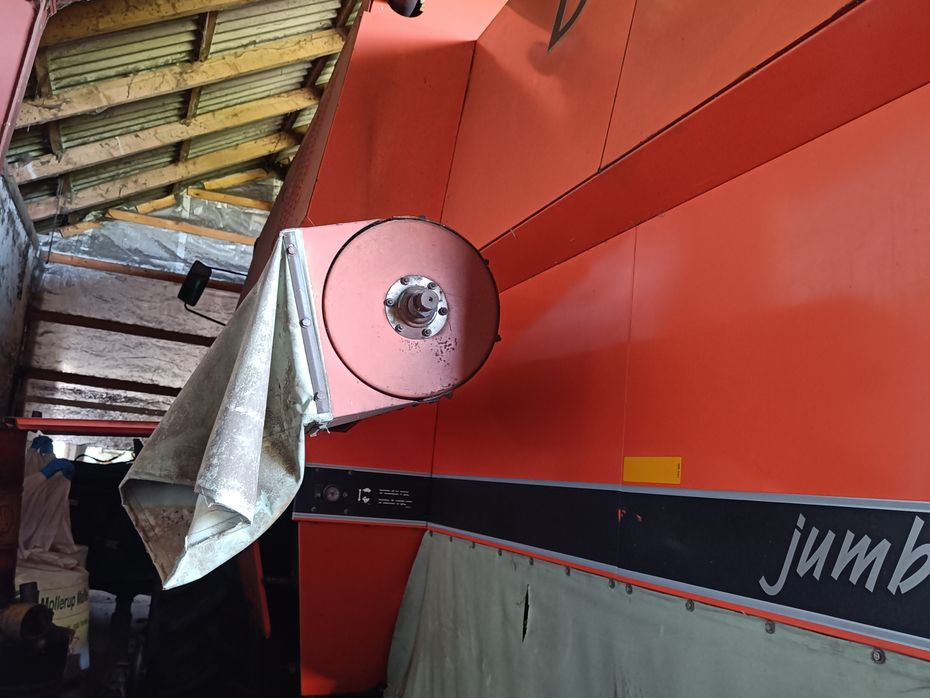 Dronningborg D9000 med 20 fod power flow skærebord - Høstmaskiner - Mejetærskere - 4