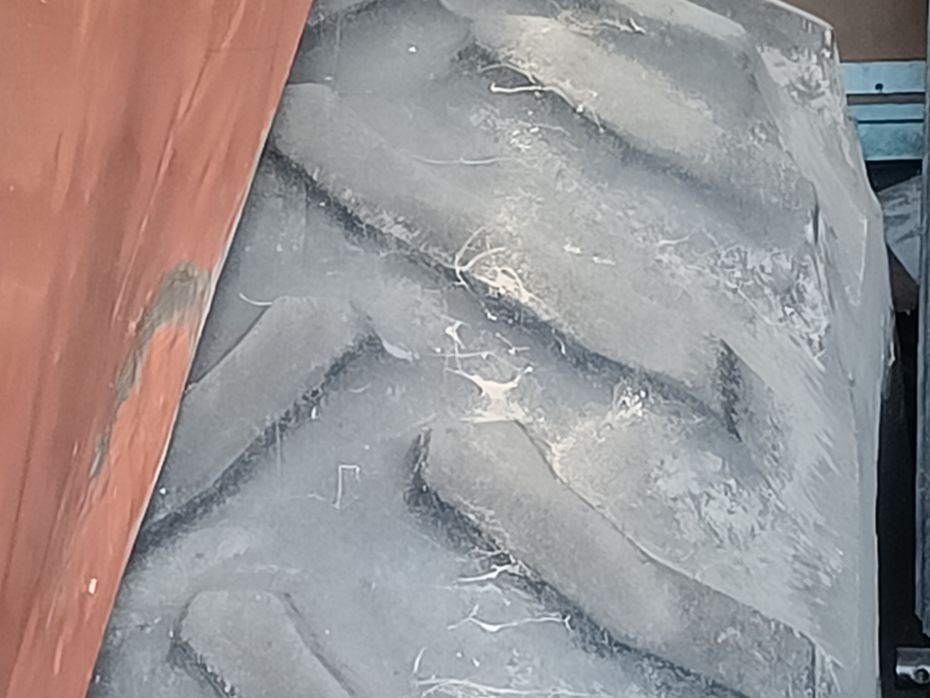 Dronningborg D9000 med 20 fod power flow skærebord - Høstmaskiner - Mejetærskere - 3