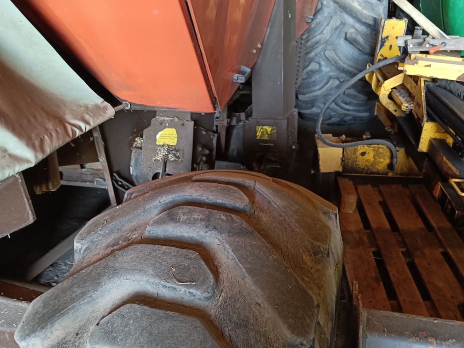 Dronningborg D9000 med 20 fod power flow skærebord - Høstmaskiner - Mejetærskere - 2