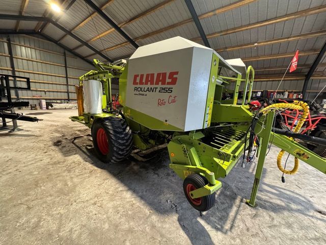CLAAS ROLLANT 255 RC UNIWRAP