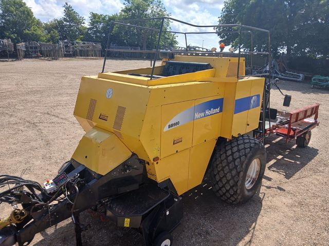 New Holland BB980