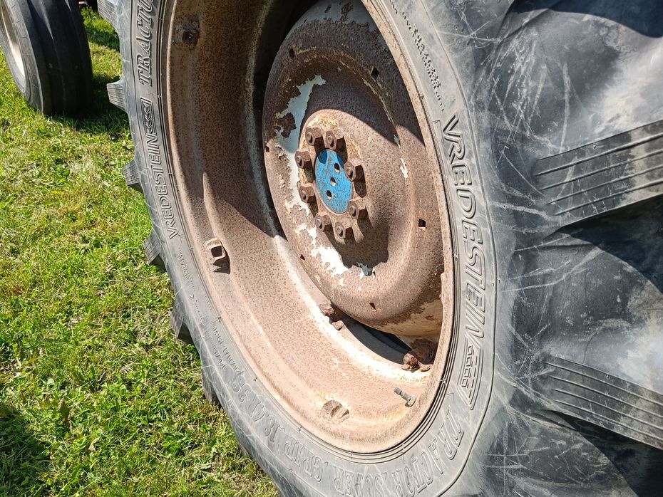 Ford 8210 med frontlæsser - Traktorer - Traktorer 2 wd - 9