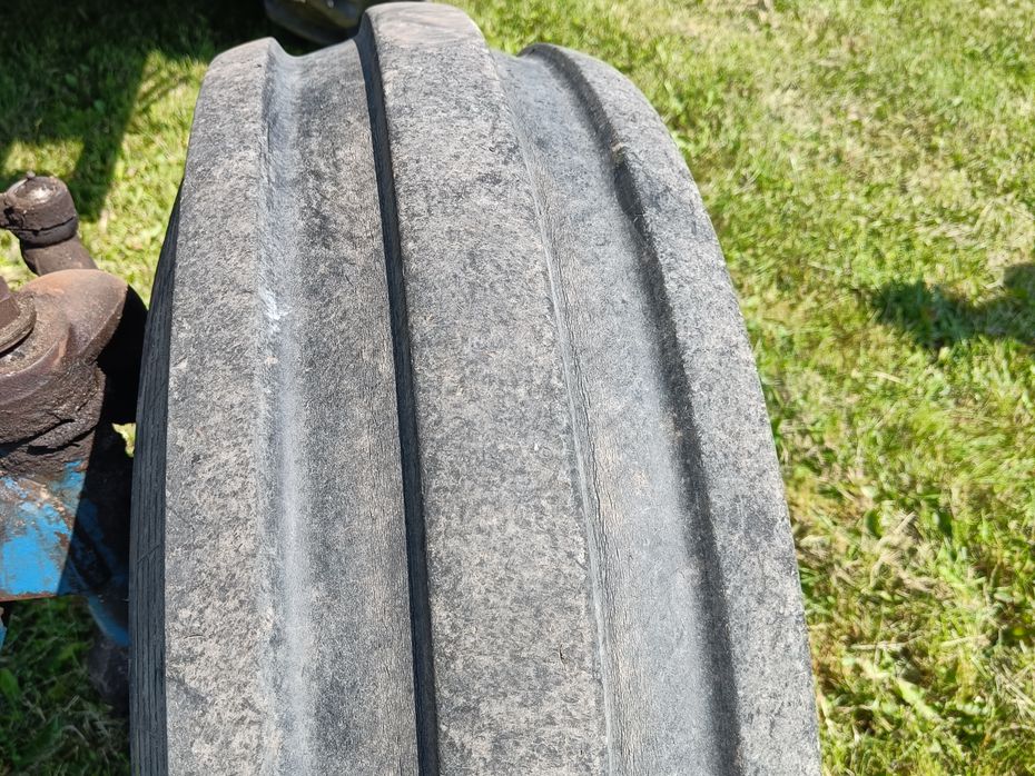Ford 8210 med frontlæsser - Traktorer - Traktorer 2 wd - 7