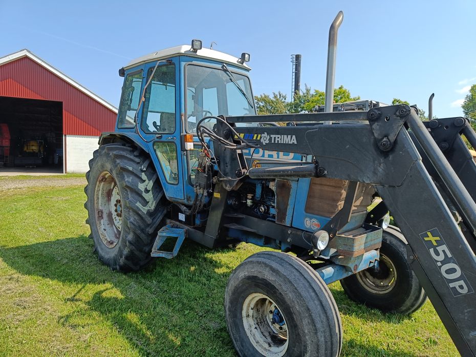 Ford 8210 med frontlæsser - Traktorer - Traktorer 2 wd - 2