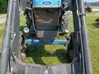 Ford 8210 med frontlæsser - Traktorer - Traktorer 2 wd - 4