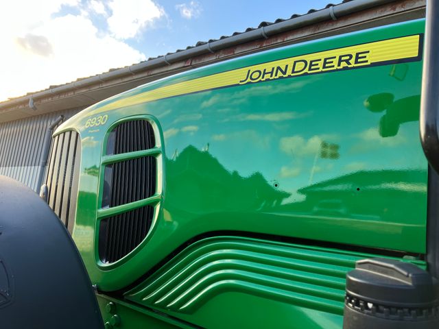 John Deere 6125R