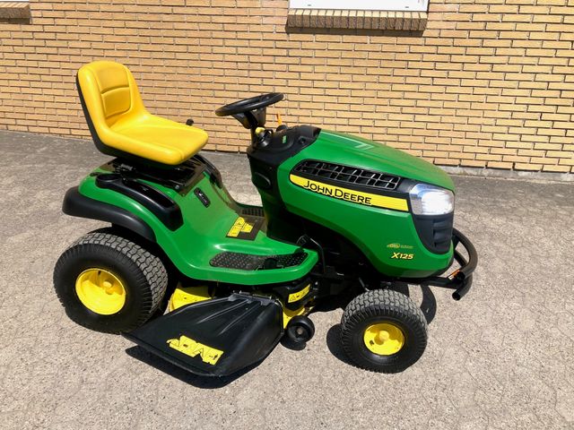John Deere X125