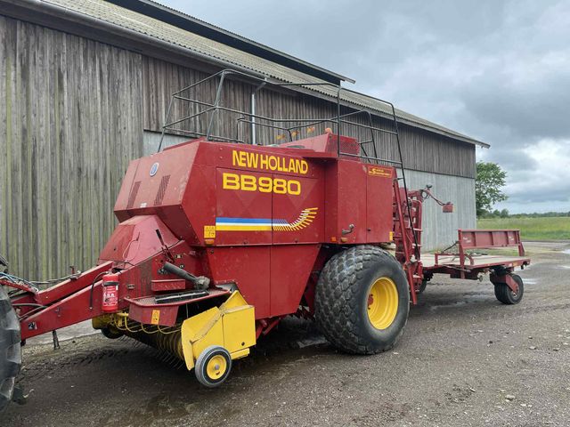 New Holland BB980
