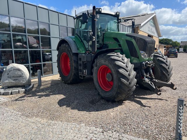 Fendt 828 Vario SCR Profi Plus 