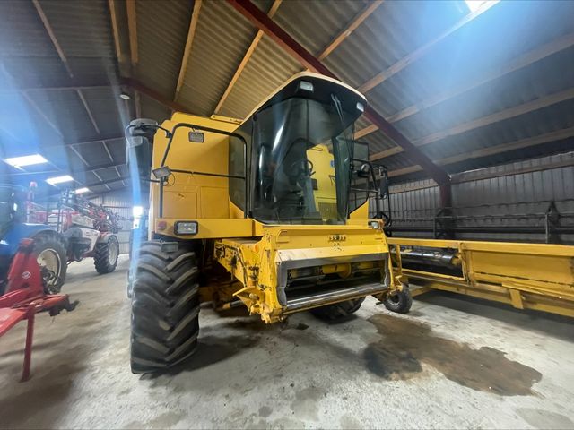 New Holland TX66