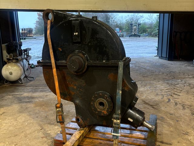 New Holland 9090