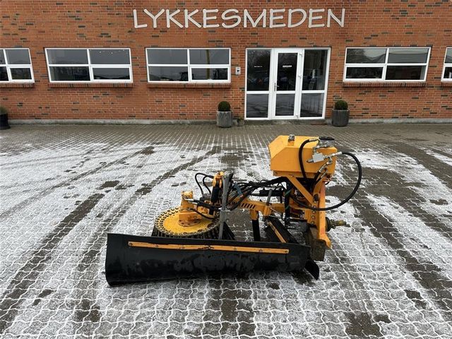 Nesbo HWH Ukrudtsbørste