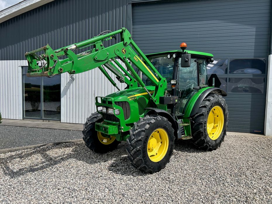 John Deere 5090 M med John Deere 583 Frontlæsser - Traktorer - Traktorer 4 wd - 4