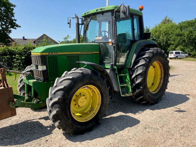 John Deere 6800
