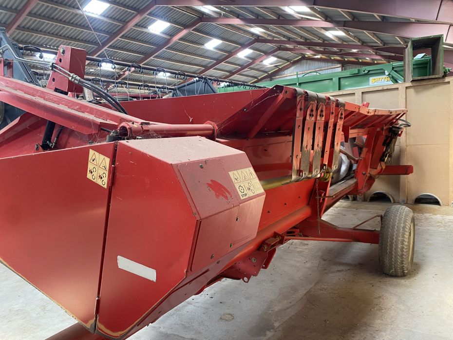 Massey Ferguson 40. Kun 1873 høstimer og 2381 motortimer - Høstmaskiner - Mejetærskere - 6