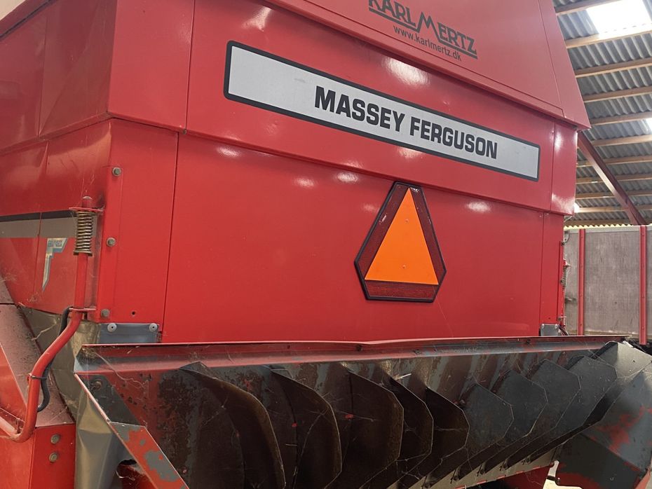 Massey Ferguson 40. Kun 1873 høstimer og 2381 motortimer - Høstmaskiner - Mejetærskere - 3