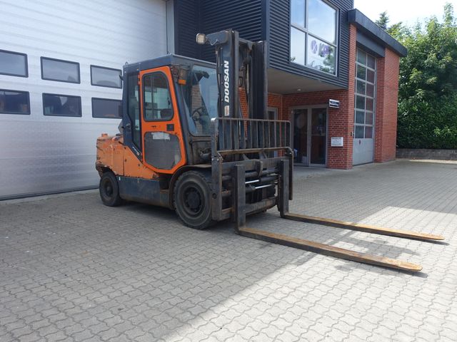 Doosan D55C-5