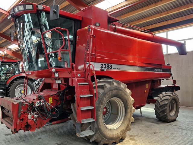 Case IH Axial-Flow 2388 X-Clusive