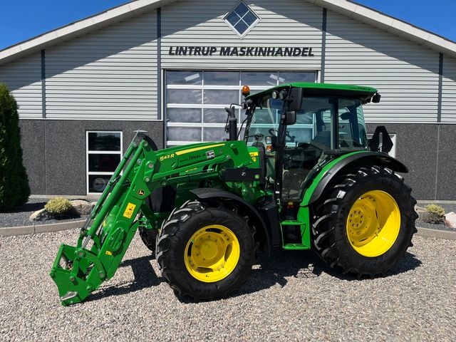 John Deere 5115M