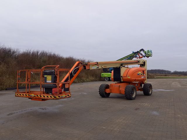 JLG 800AJ