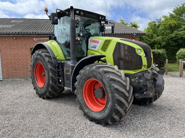 CLAAS AXION 830 CMATIC