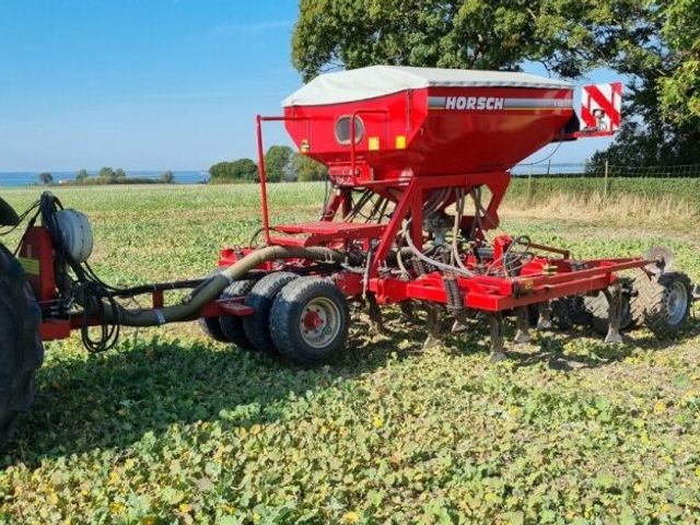 Horsch CO 4  Air Seeder