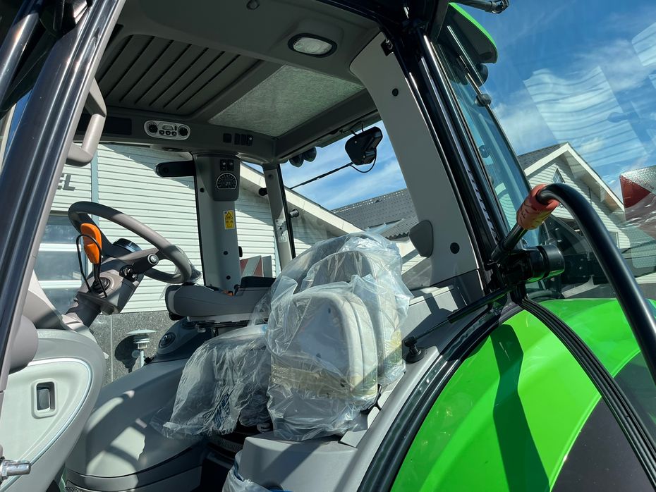 Deutz-Fahr 9340 TTV 9340 TTV WARRIOR, New and unused tractor with 336HK for small money - Traktorer - Traktorer 4 wd - 2