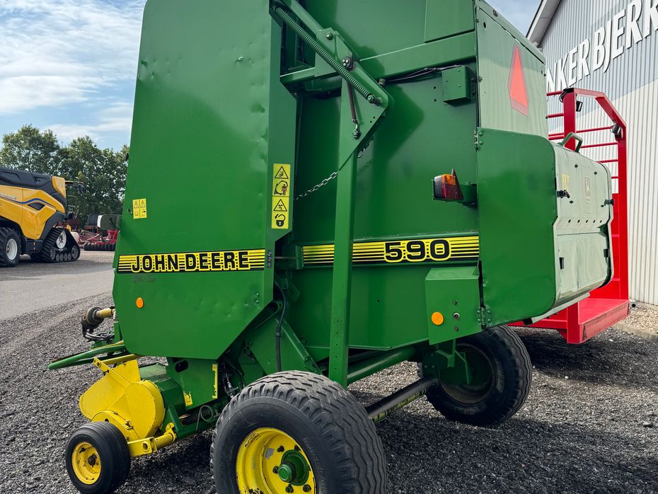 John Deere 590 - Pressere - Rundballe - 3
