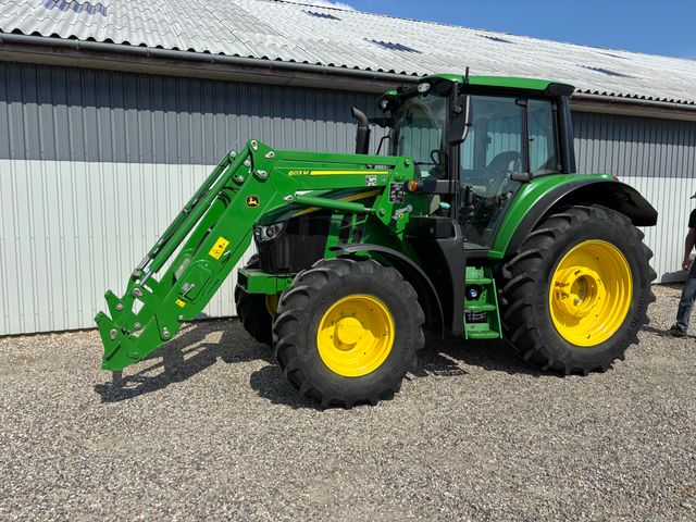 John Deere 6120M