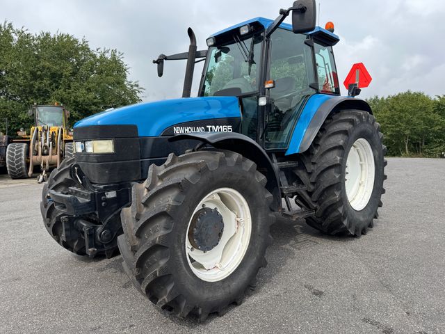 New Holland TM 165 