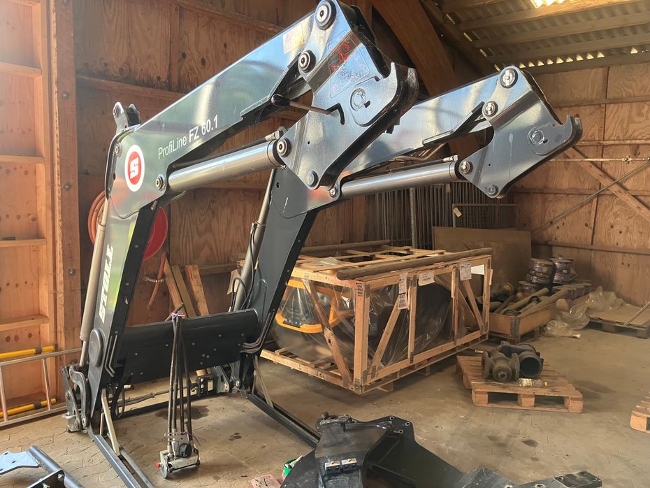 Stoll FZ 60,1 3 ventil og dæmpning Med beslag for NH T7.270 - Traktor tilbehør - Frontlæssere - 1