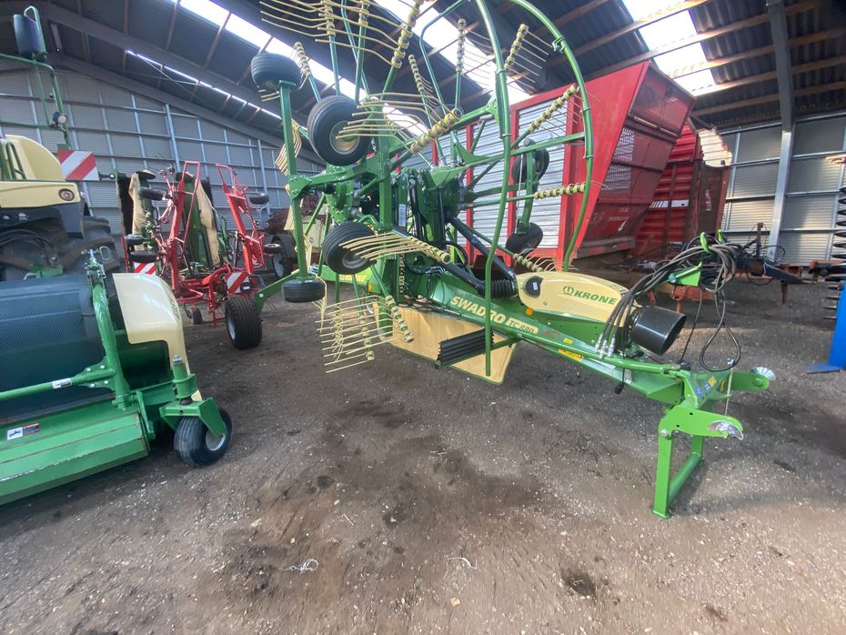 KRONE SWADRO TC880 rive Plus - Hø- og halmhåndtering - River og vendere - 1