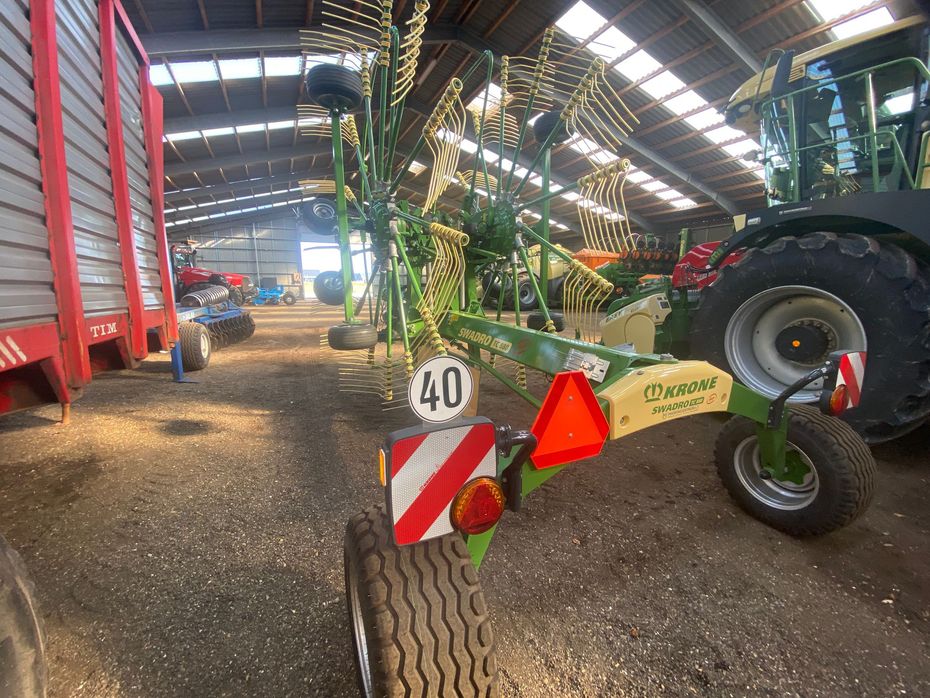 KRONE SWADRO TC880 rive Plus - Hø- og halmhåndtering - River og vendere - 2