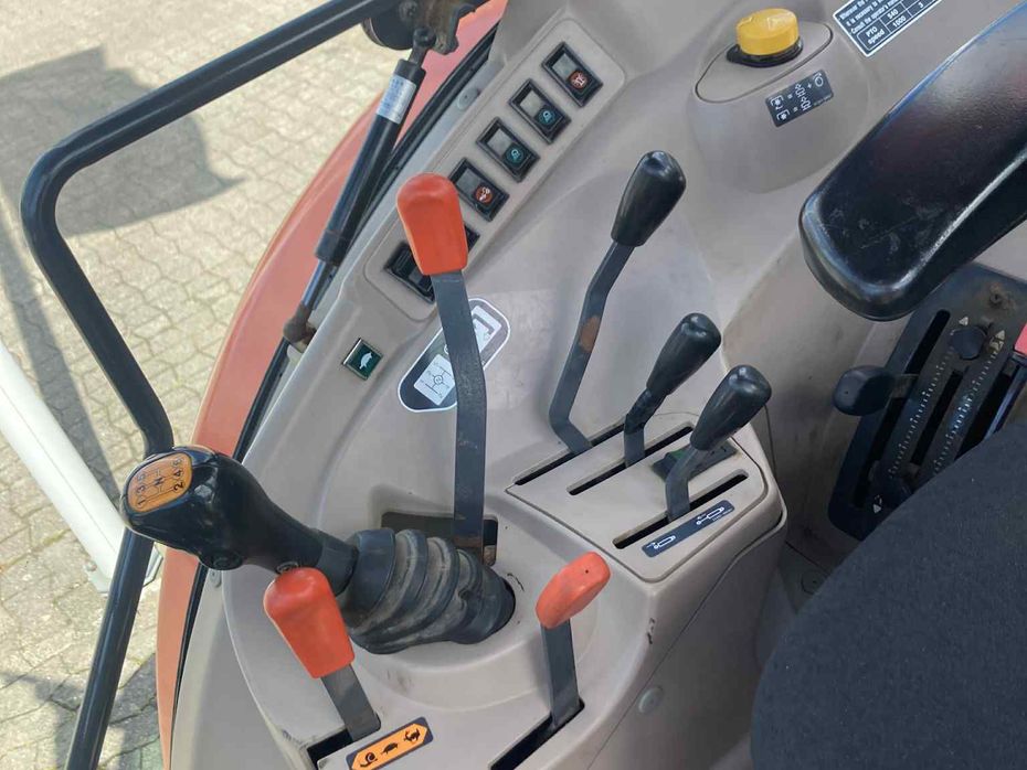 Kubota M8540N - Traktorer - Traktorer 4 wd - 12