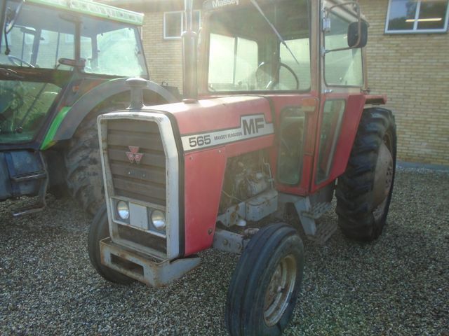 Massey Ferguson 565