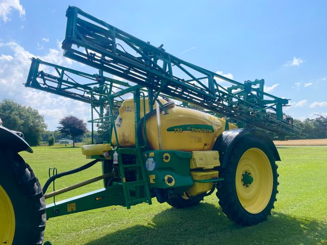 John Deere 732