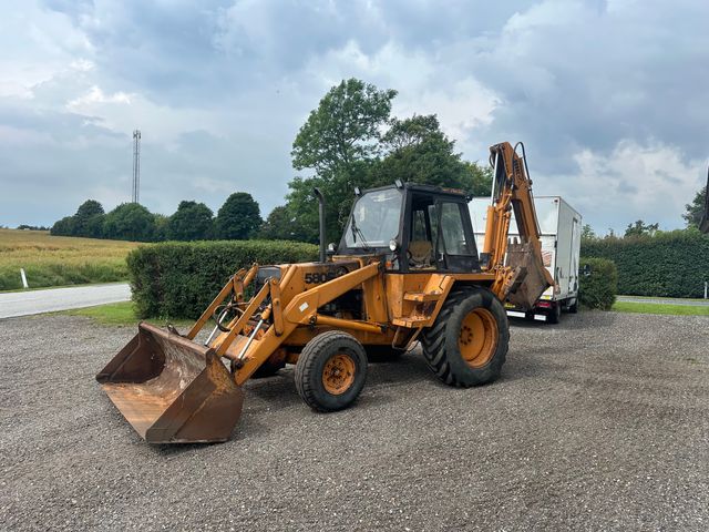 Case 580 F