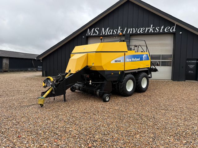 New Holland BB940A