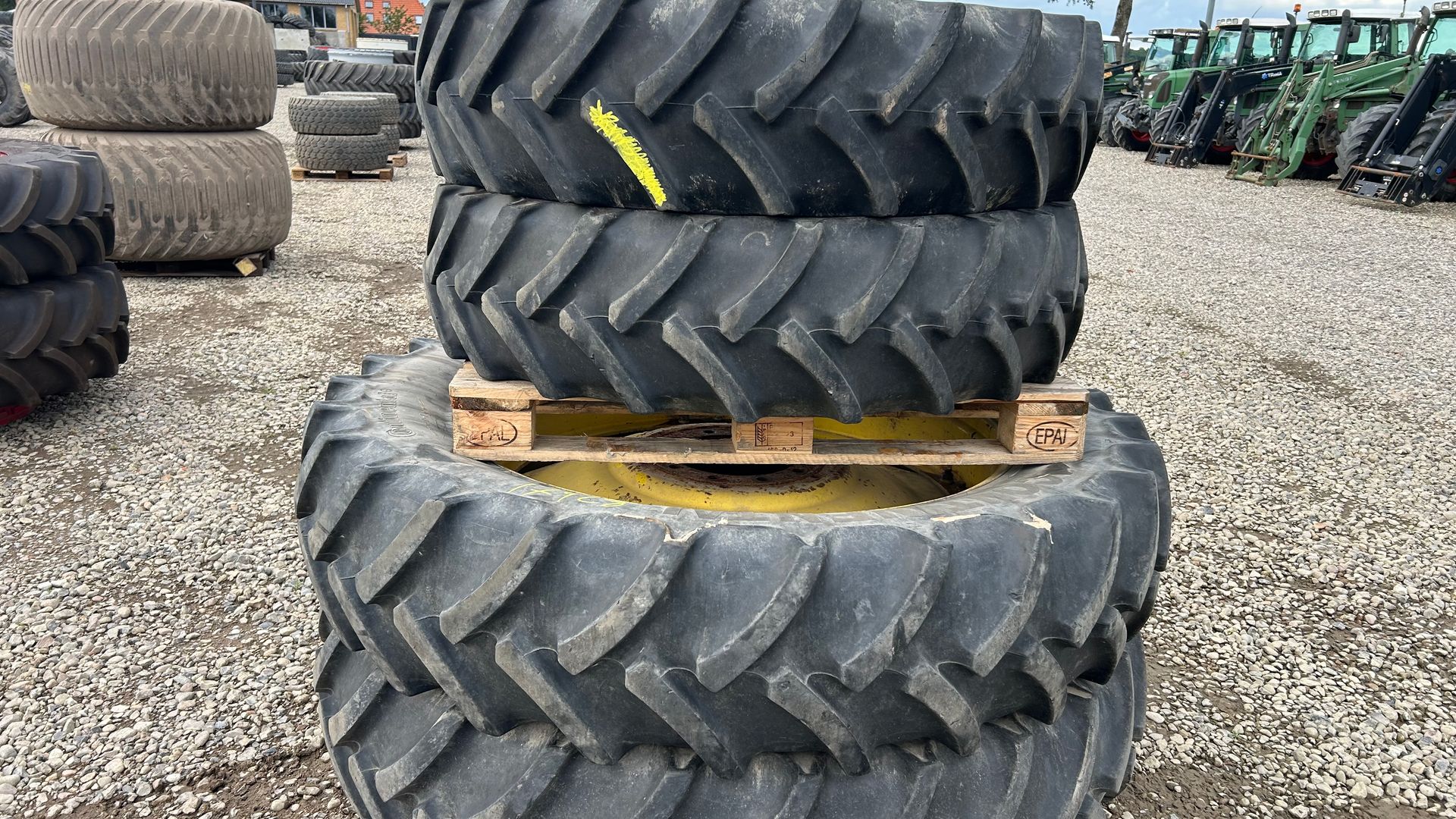 Continetal 380/85R46 + 320/90R32 - stilbare fælge 10+10 huls