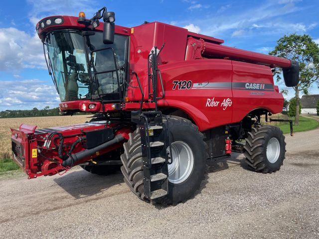 Case IH Axial Flow 7120