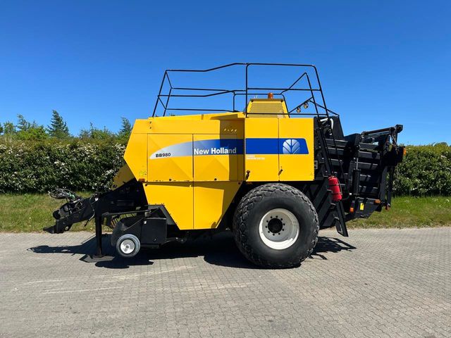 New Holland BB980