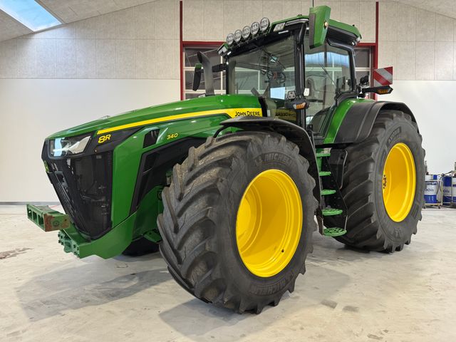 John Deere 8R340