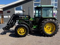 John Deere 2140 MED TRIMA 2.0 FRONTLÆSSER - Traktorer - Traktorer 4 wd - 2