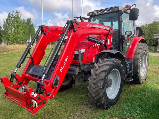 Massey Ferguson 5712 SL Dyna4